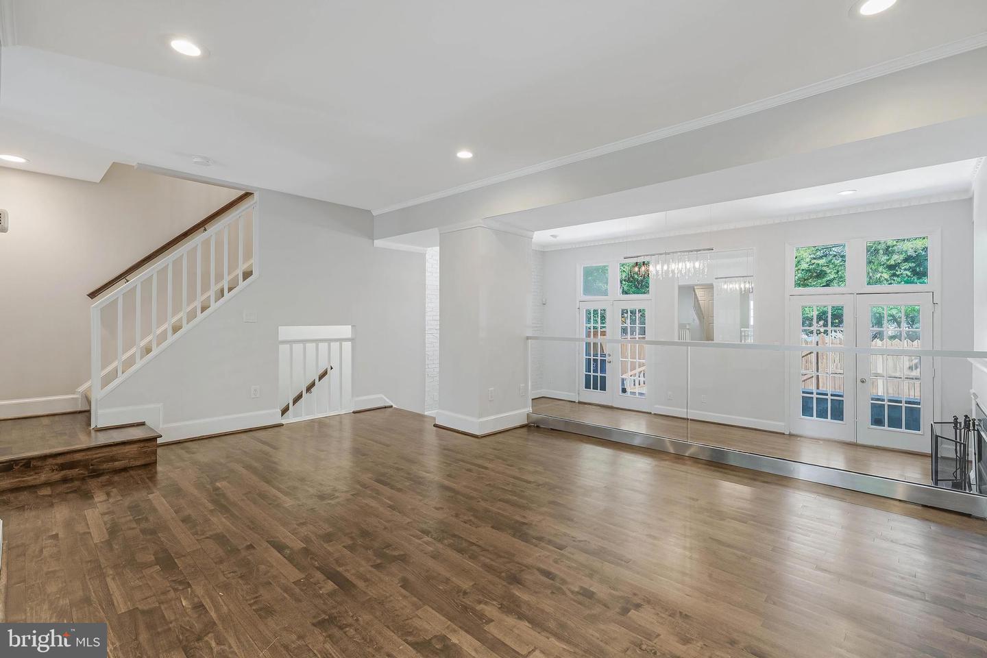 8504 JEFFERSONIAN CT, VIENNA, Virginia 22182, 4 Bedrooms Bedrooms, ,3 BathroomsBathrooms,Residential,For sale,8504 JEFFERSONIAN CT,VAFX2242020 MLS # VAFX2242020