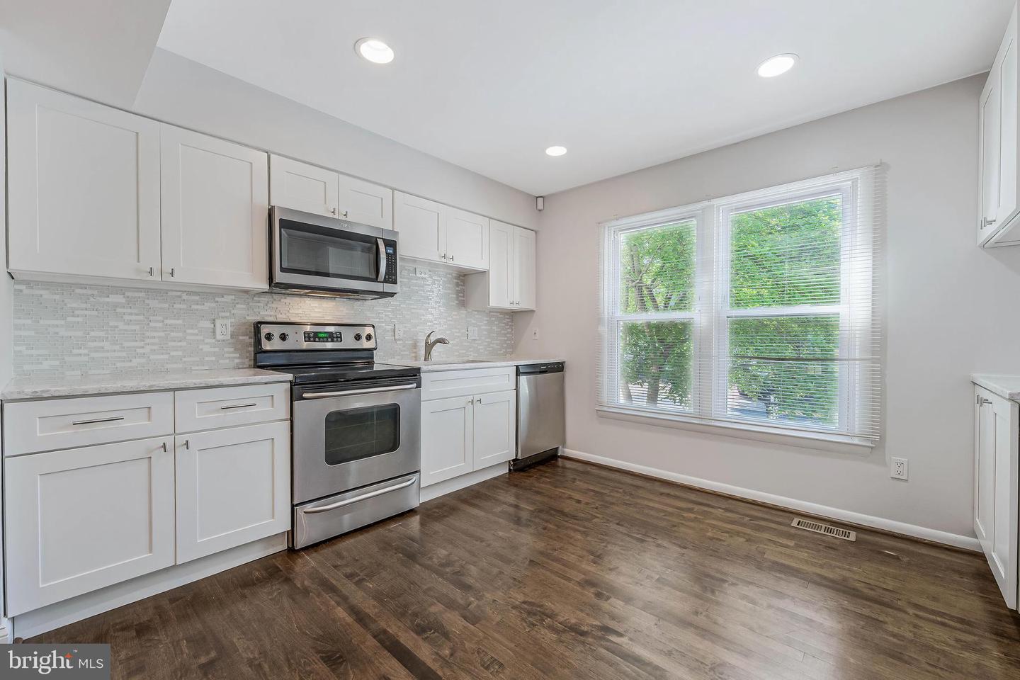 8504 JEFFERSONIAN CT, VIENNA, Virginia 22182, 4 Bedrooms Bedrooms, ,3 BathroomsBathrooms,Residential,For sale,8504 JEFFERSONIAN CT,VAFX2242020 MLS # VAFX2242020