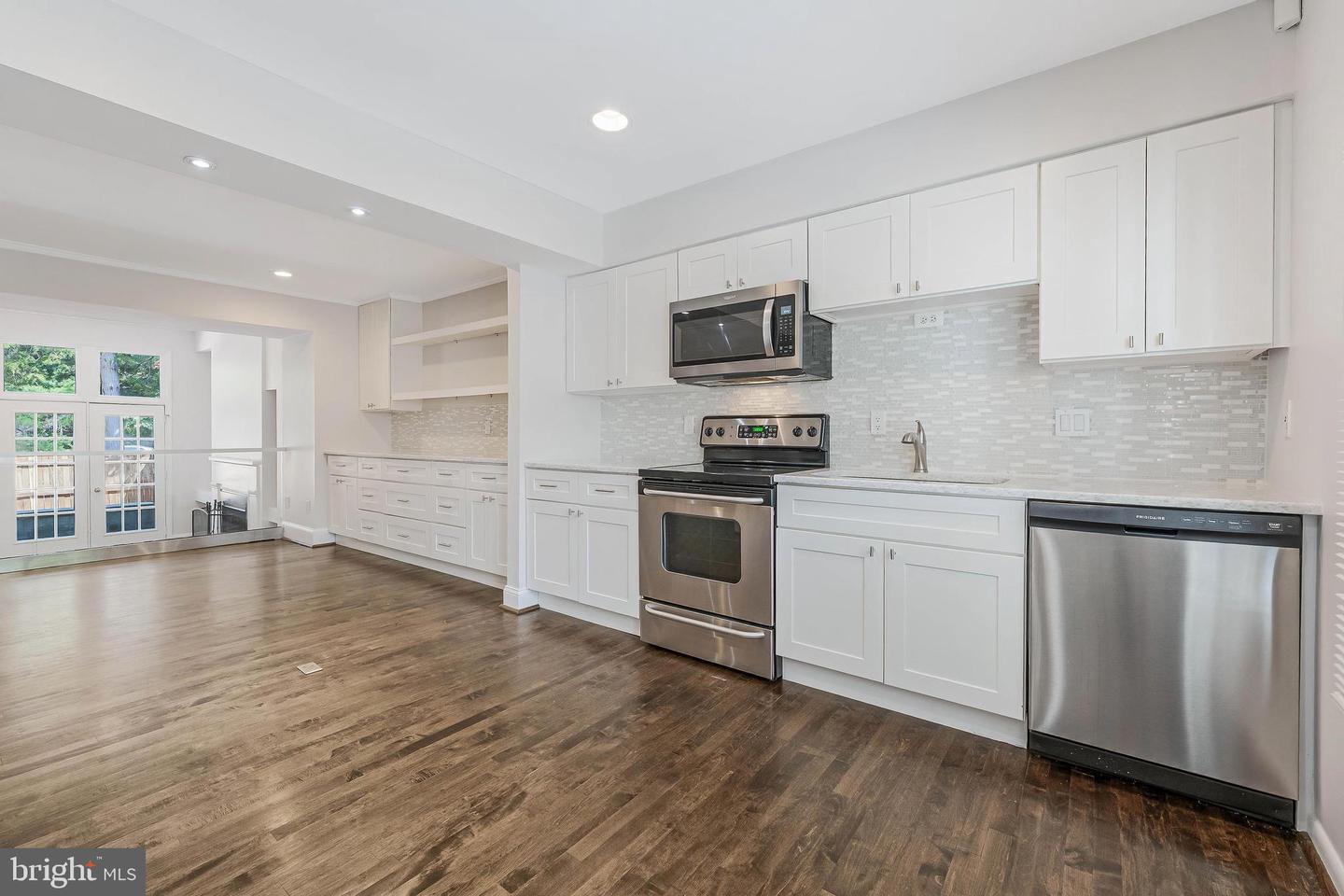 8504 JEFFERSONIAN CT, VIENNA, Virginia 22182, 4 Bedrooms Bedrooms, ,3 BathroomsBathrooms,Residential,For sale,8504 JEFFERSONIAN CT,VAFX2242020 MLS # VAFX2242020