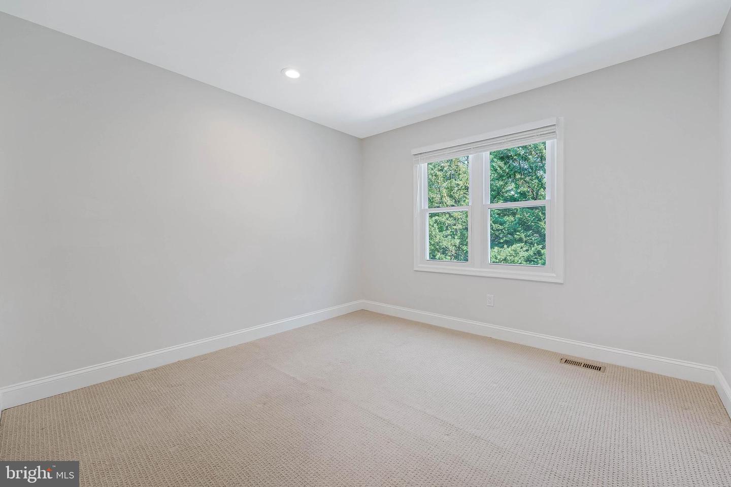 8504 JEFFERSONIAN CT, VIENNA, Virginia 22182, 4 Bedrooms Bedrooms, ,3 BathroomsBathrooms,Residential,For sale,8504 JEFFERSONIAN CT,VAFX2242020 MLS # VAFX2242020