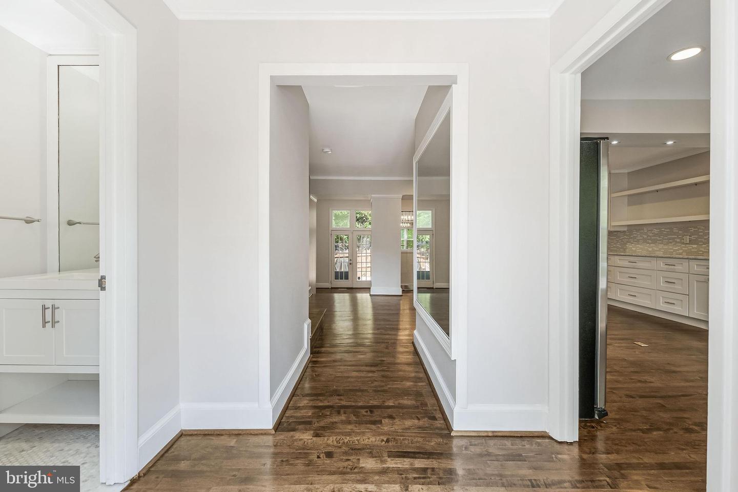 8504 JEFFERSONIAN CT, VIENNA, Virginia 22182, 4 Bedrooms Bedrooms, ,3 BathroomsBathrooms,Residential,For sale,8504 JEFFERSONIAN CT,VAFX2242020 MLS # VAFX2242020