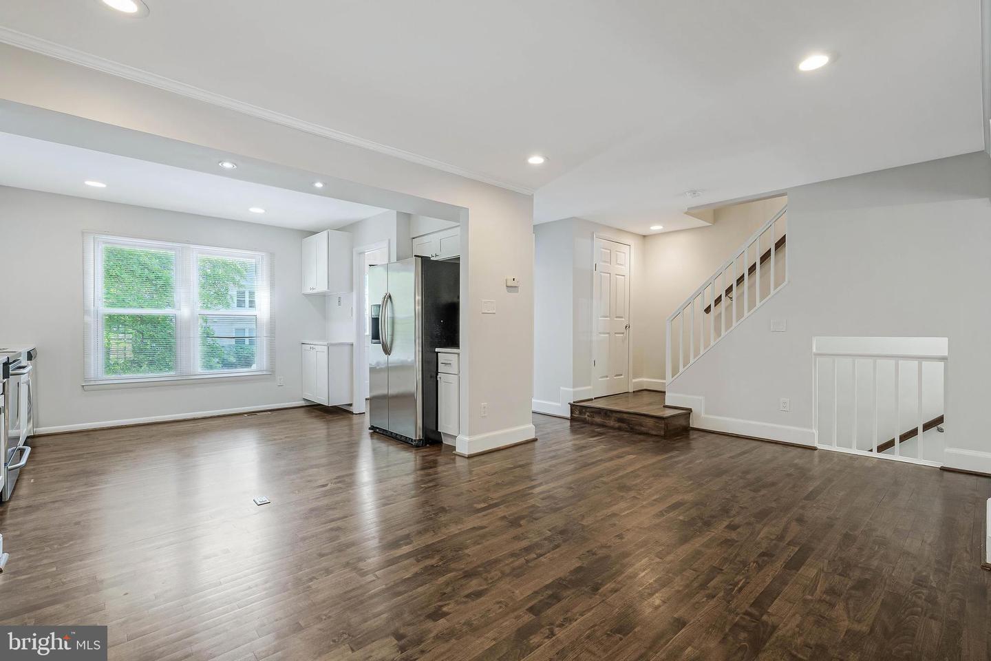 8504 JEFFERSONIAN CT, VIENNA, Virginia 22182, 4 Bedrooms Bedrooms, ,3 BathroomsBathrooms,Residential,For sale,8504 JEFFERSONIAN CT,VAFX2242020 MLS # VAFX2242020