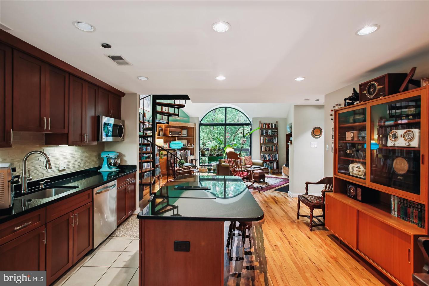 3505 17TH ST NW #4, WASHINGTON, District Of Columbia 20010, 1 Bedroom Bedrooms, ,1 BathroomBathrooms,Residential,For sale,3505 17TH ST NW #4,DCDC2202402 MLS # DCDC2202402