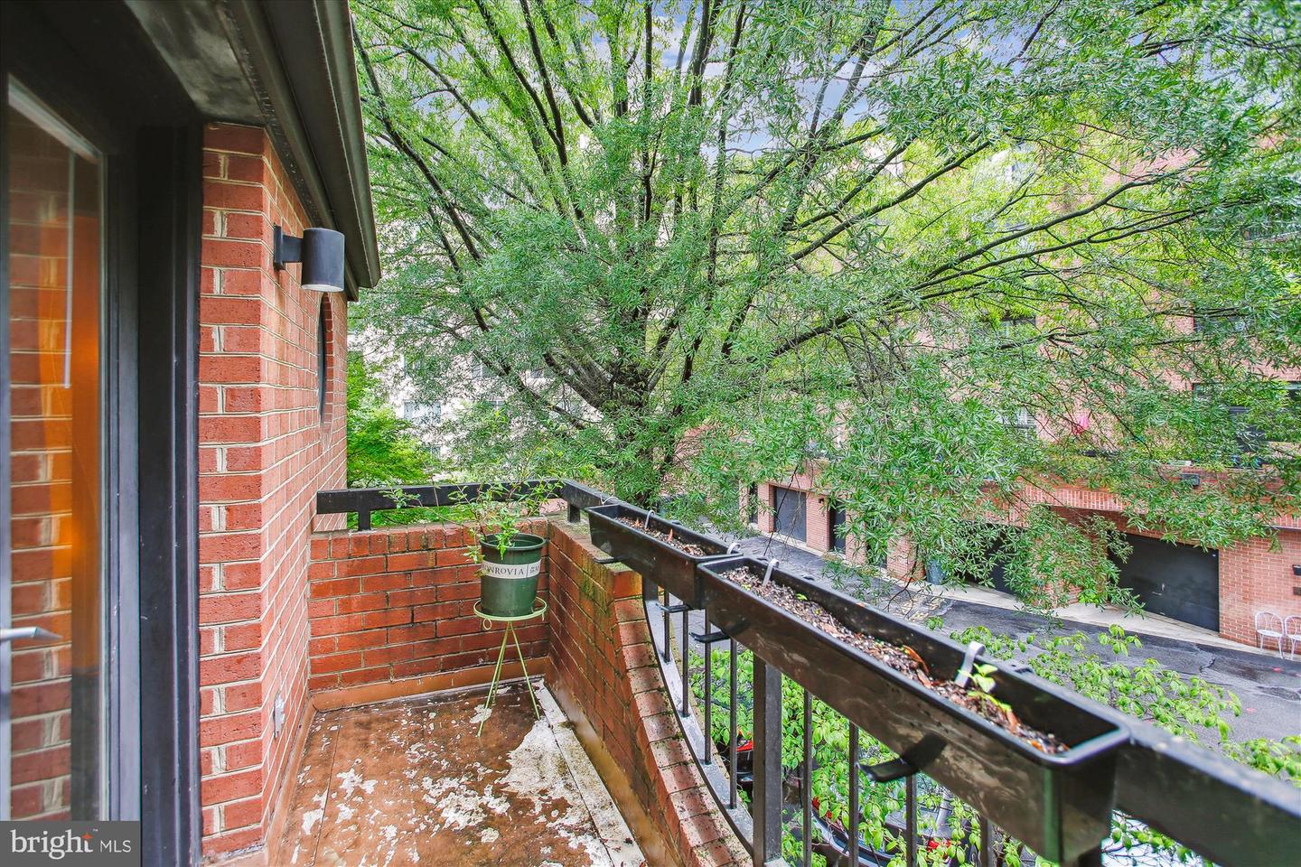 3505 17TH ST NW #4, WASHINGTON, District Of Columbia 20010, 1 Bedroom Bedrooms, ,1 BathroomBathrooms,Residential,For sale,3505 17TH ST NW #4,DCDC2202402 MLS # DCDC2202402