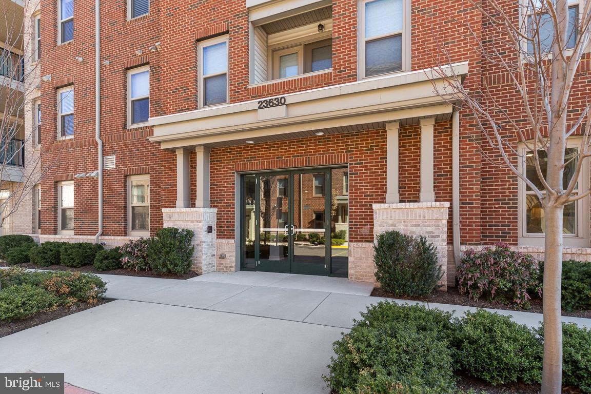 23630 HAVELOCK WALK TER #205, ASHBURN, Virginia 20148, 2 Bedrooms Bedrooms, ,2 BathroomsBathrooms,Residential,For sale,23630 HAVELOCK WALK TER #205,VALO2099060 MLS # VALO2099060