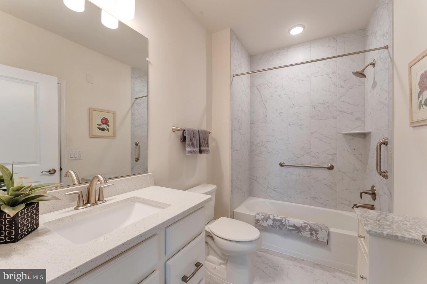 23630 HAVELOCK WALK TER #205, ASHBURN, Virginia 20148, 2 Bedrooms Bedrooms, ,2 BathroomsBathrooms,Residential,For sale,23630 HAVELOCK WALK TER #205,VALO2099060 MLS # VALO2099060