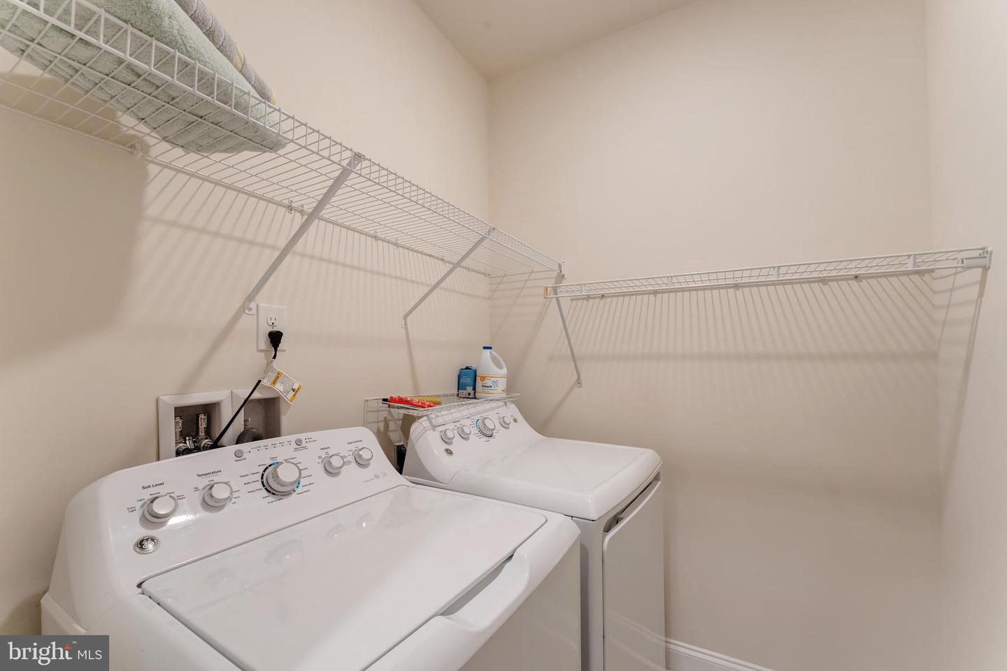 23630 HAVELOCK WALK TER #205, ASHBURN, Virginia 20148, 2 Bedrooms Bedrooms, ,2 BathroomsBathrooms,Residential,For sale,23630 HAVELOCK WALK TER #205,VALO2099060 MLS # VALO2099060