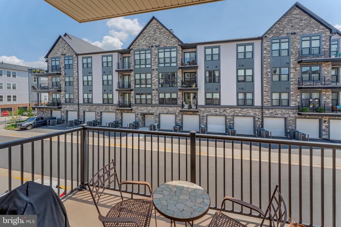 23630 HAVELOCK WALK TER #205, ASHBURN, Virginia 20148, 2 Bedrooms Bedrooms, ,2 BathroomsBathrooms,Residential,For sale,23630 HAVELOCK WALK TER #205,VALO2099060 MLS # VALO2099060