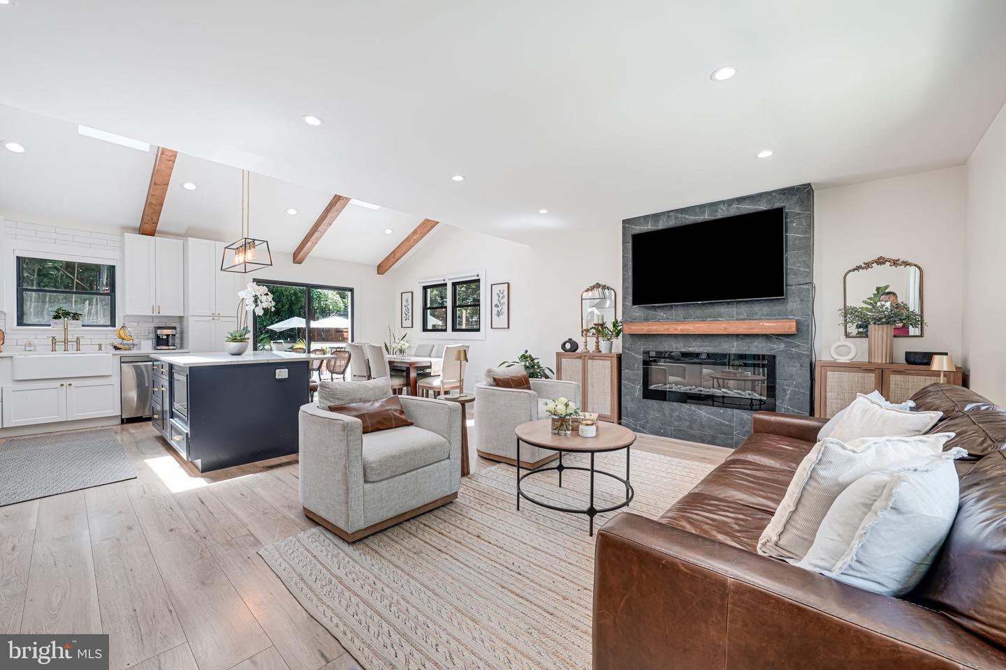 3662 VACATION LN, ARLINGTON, Virginia 22207, 5 Bedrooms Bedrooms, ,2 BathroomsBathrooms,Residential,For sale,3662 VACATION LN,VAAR2059136 MLS # VAAR2059136