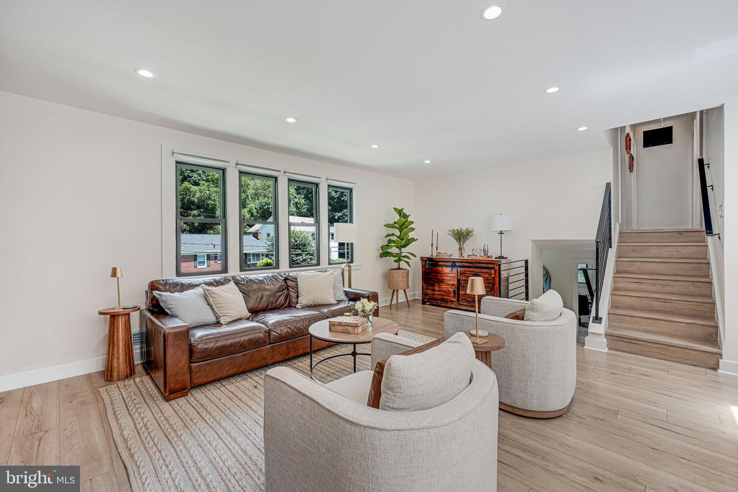 3662 VACATION LN, ARLINGTON, Virginia 22207, 5 Bedrooms Bedrooms, ,2 BathroomsBathrooms,Residential,For sale,3662 VACATION LN,VAAR2059136 MLS # VAAR2059136