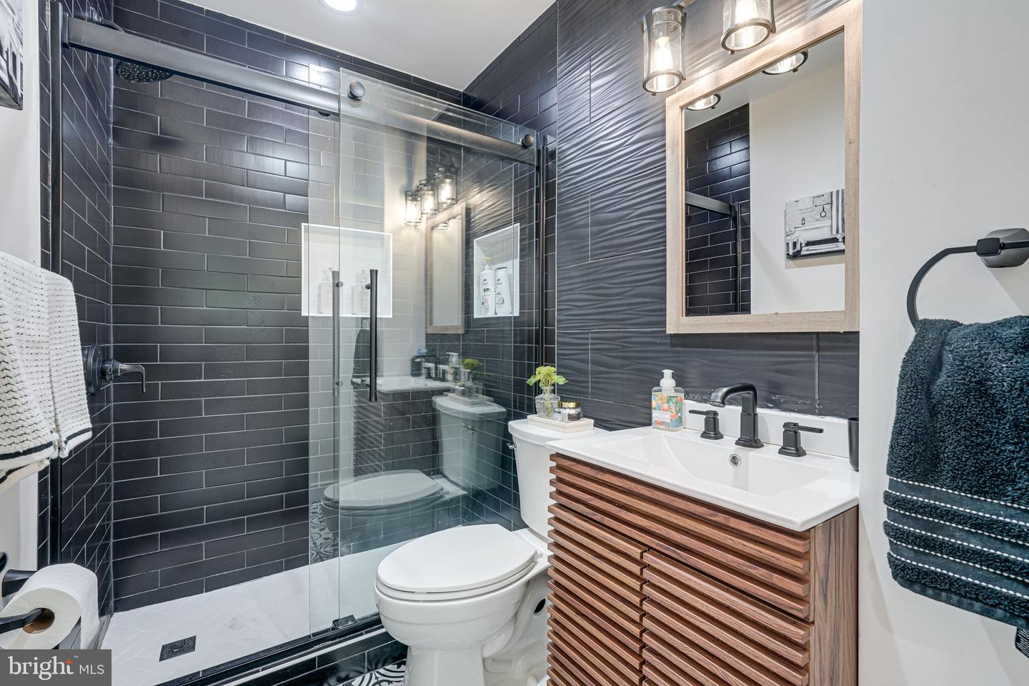 3662 VACATION LN, ARLINGTON, Virginia 22207, 5 Bedrooms Bedrooms, ,2 BathroomsBathrooms,Residential,For sale,3662 VACATION LN,VAAR2059136 MLS # VAAR2059136