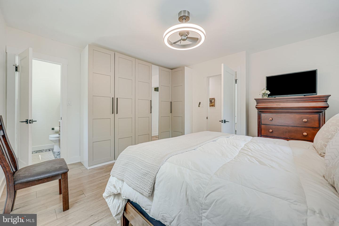3662 VACATION LN, ARLINGTON, Virginia 22207, 5 Bedrooms Bedrooms, ,2 BathroomsBathrooms,Residential,For sale,3662 VACATION LN,VAAR2059136 MLS # VAAR2059136