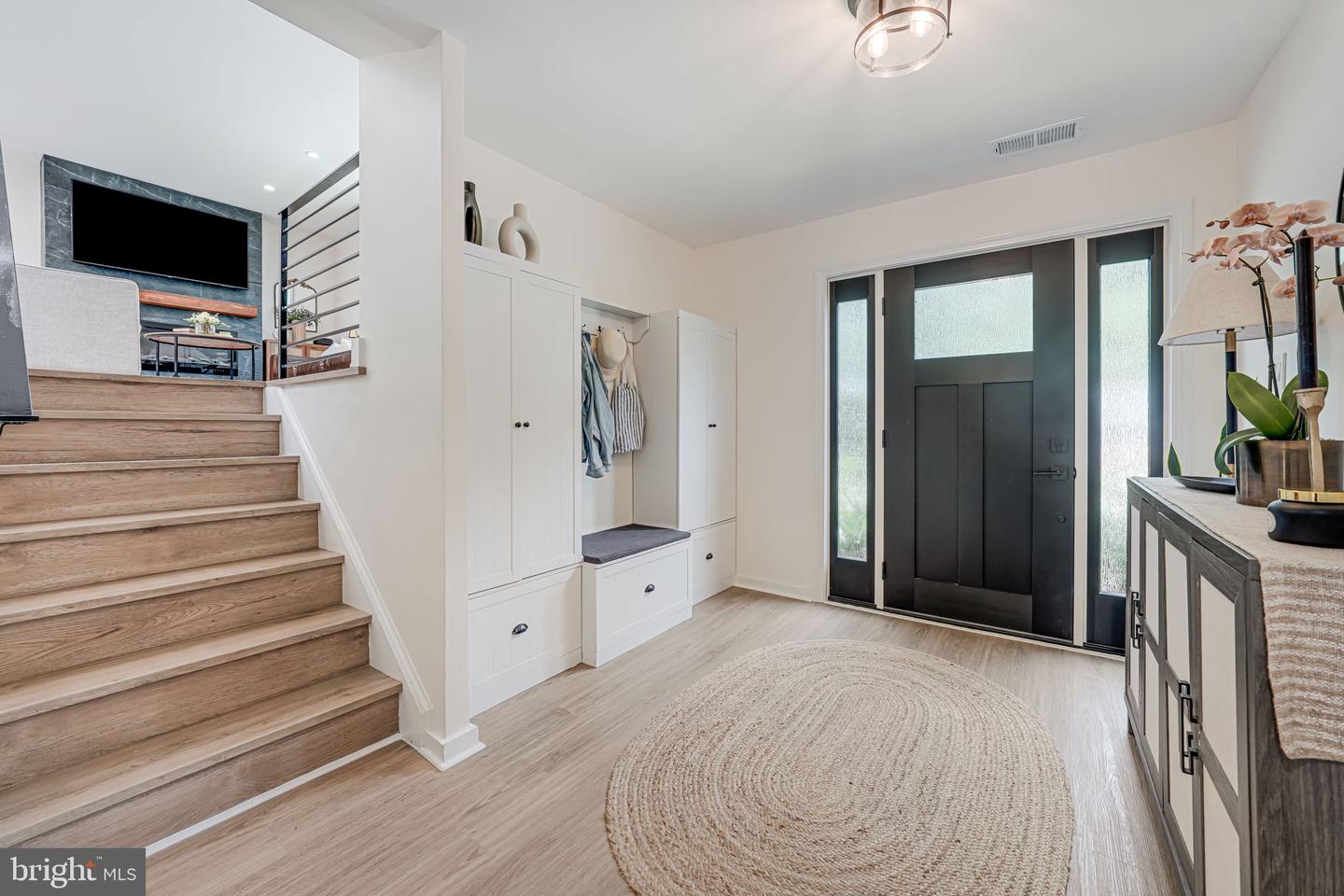 3662 VACATION LN, ARLINGTON, Virginia 22207, 5 Bedrooms Bedrooms, ,2 BathroomsBathrooms,Residential,For sale,3662 VACATION LN,VAAR2059136 MLS # VAAR2059136