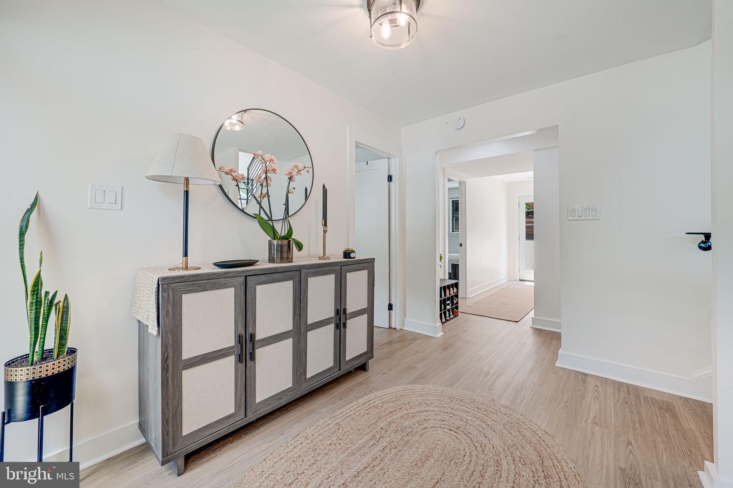 3662 VACATION LN, ARLINGTON, Virginia 22207, 5 Bedrooms Bedrooms, ,2 BathroomsBathrooms,Residential,For sale,3662 VACATION LN,VAAR2059136 MLS # VAAR2059136