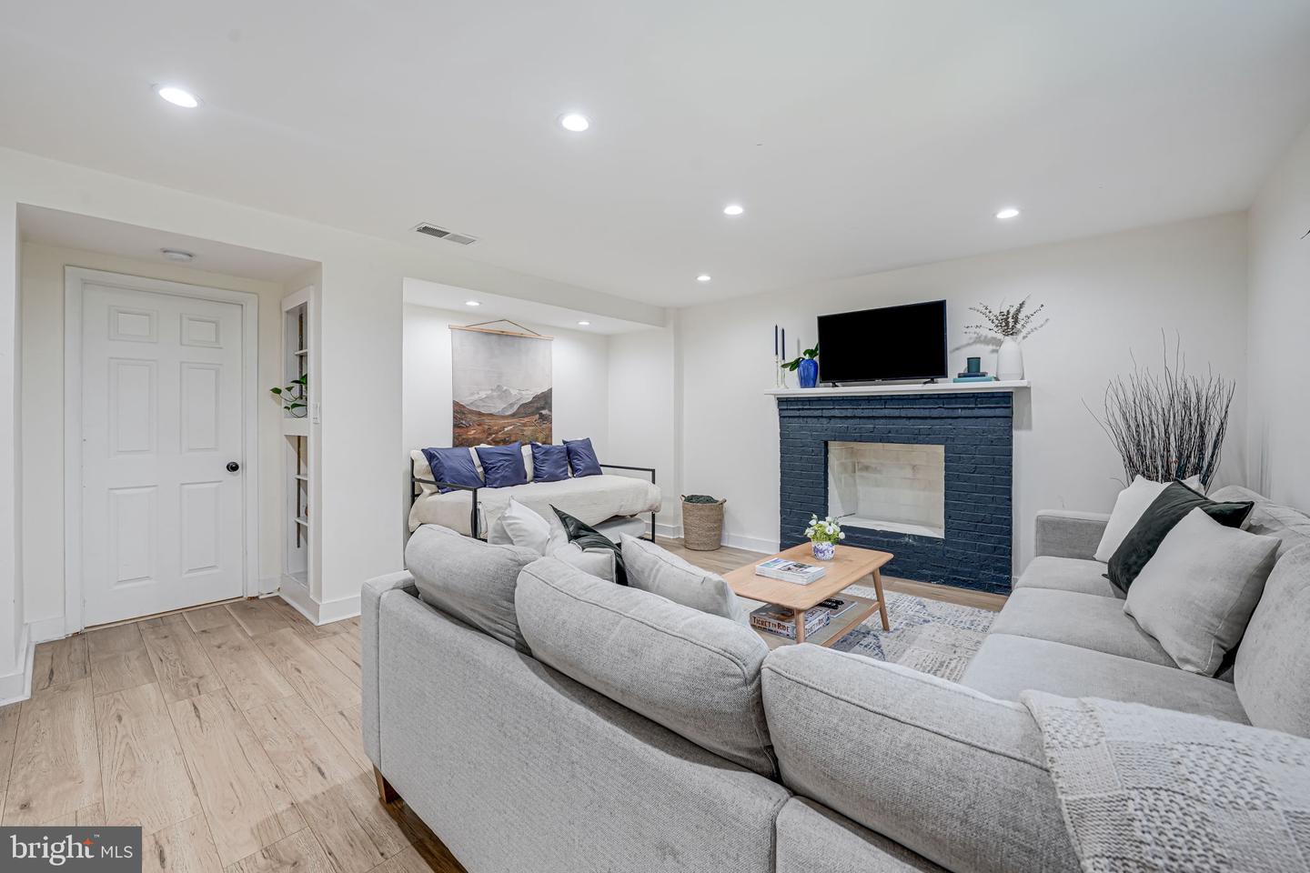3662 VACATION LN, ARLINGTON, Virginia 22207, 5 Bedrooms Bedrooms, ,2 BathroomsBathrooms,Residential,For sale,3662 VACATION LN,VAAR2059136 MLS # VAAR2059136