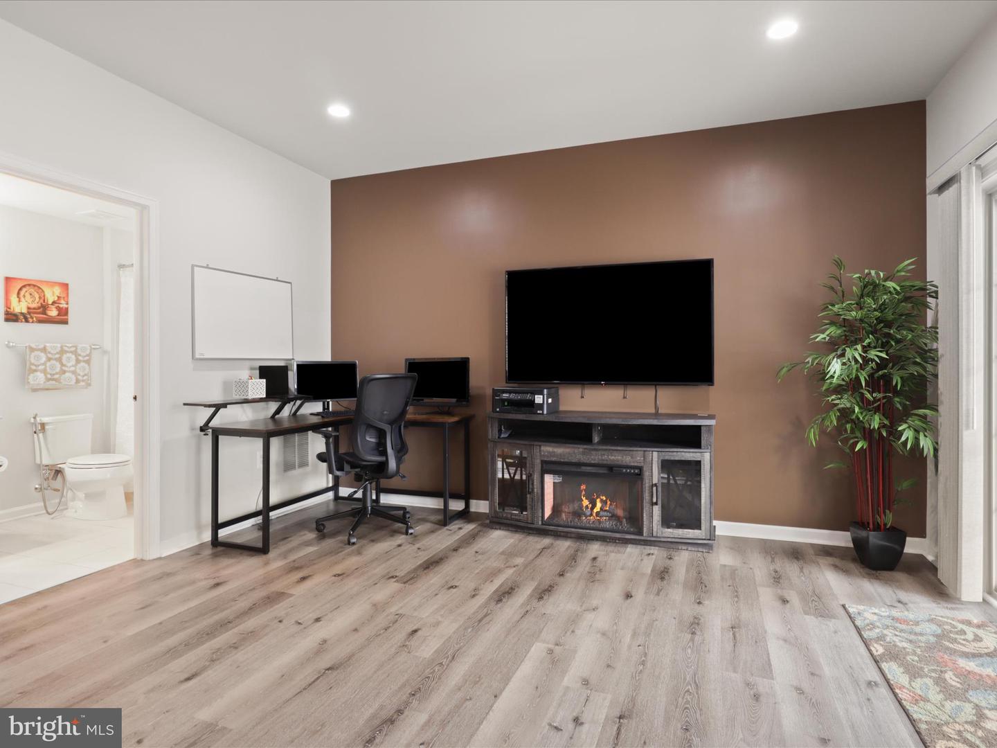 23746 HOPEWELL MANOR TER, ASHBURN, Virginia 20148, 3 Bedrooms Bedrooms, ,3 BathroomsBathrooms,Residential,For sale,23746 HOPEWELL MANOR TER,VALO2099512 MLS # VALO2099512