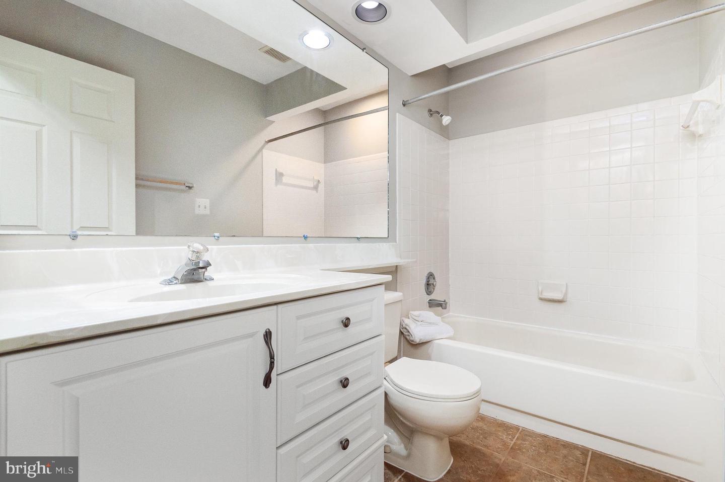 14591 ESTATE DR, WOODBRIDGE, Virginia 22193, 5 Bedrooms Bedrooms, ,3 BathroomsBathrooms,Residential,For sale,14591 ESTATE DR,VAPW2097380 MLS # VAPW2097380