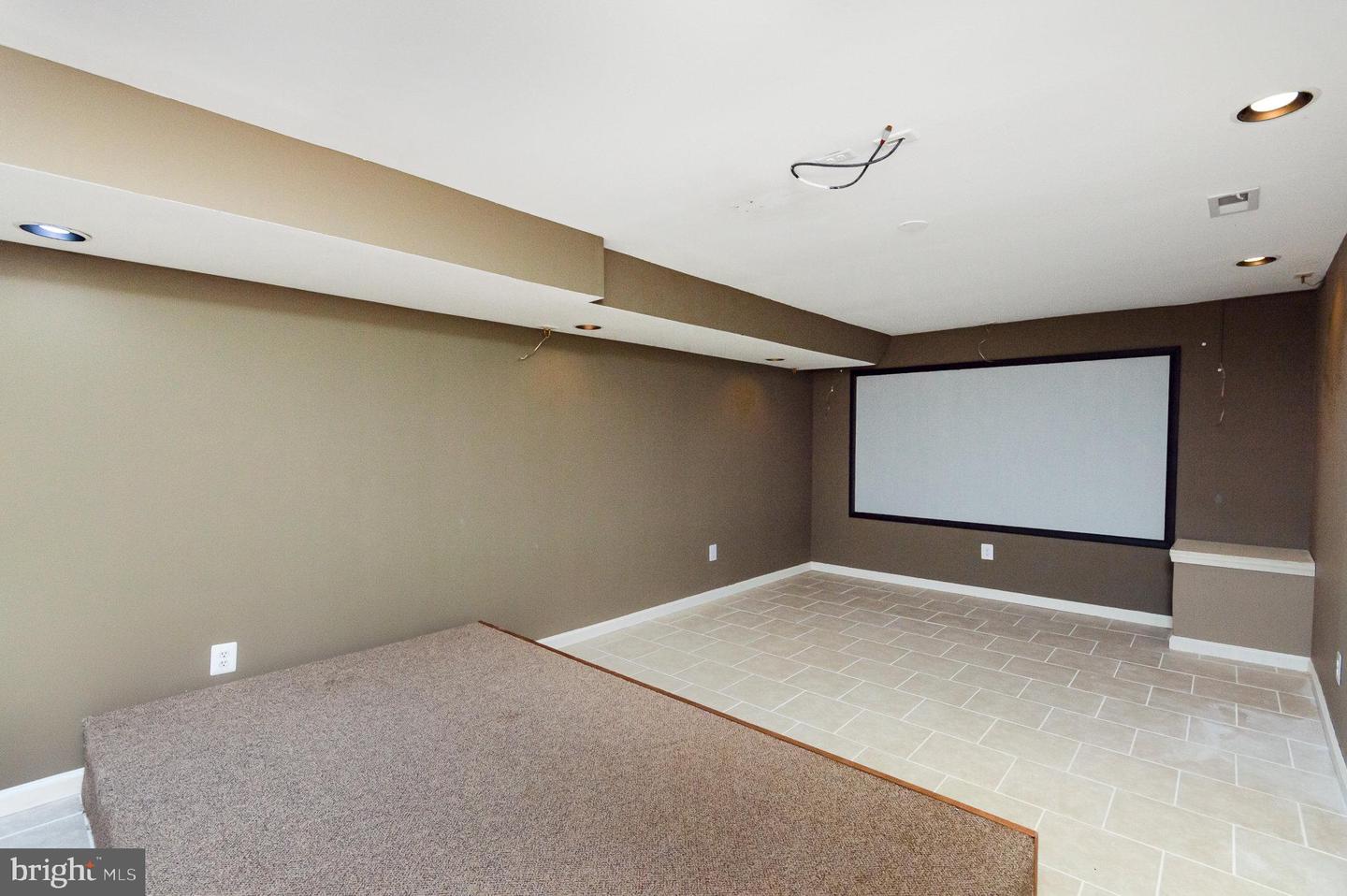 14591 ESTATE DR, WOODBRIDGE, Virginia 22193, 5 Bedrooms Bedrooms, ,3 BathroomsBathrooms,Residential,For sale,14591 ESTATE DR,VAPW2097380 MLS # VAPW2097380