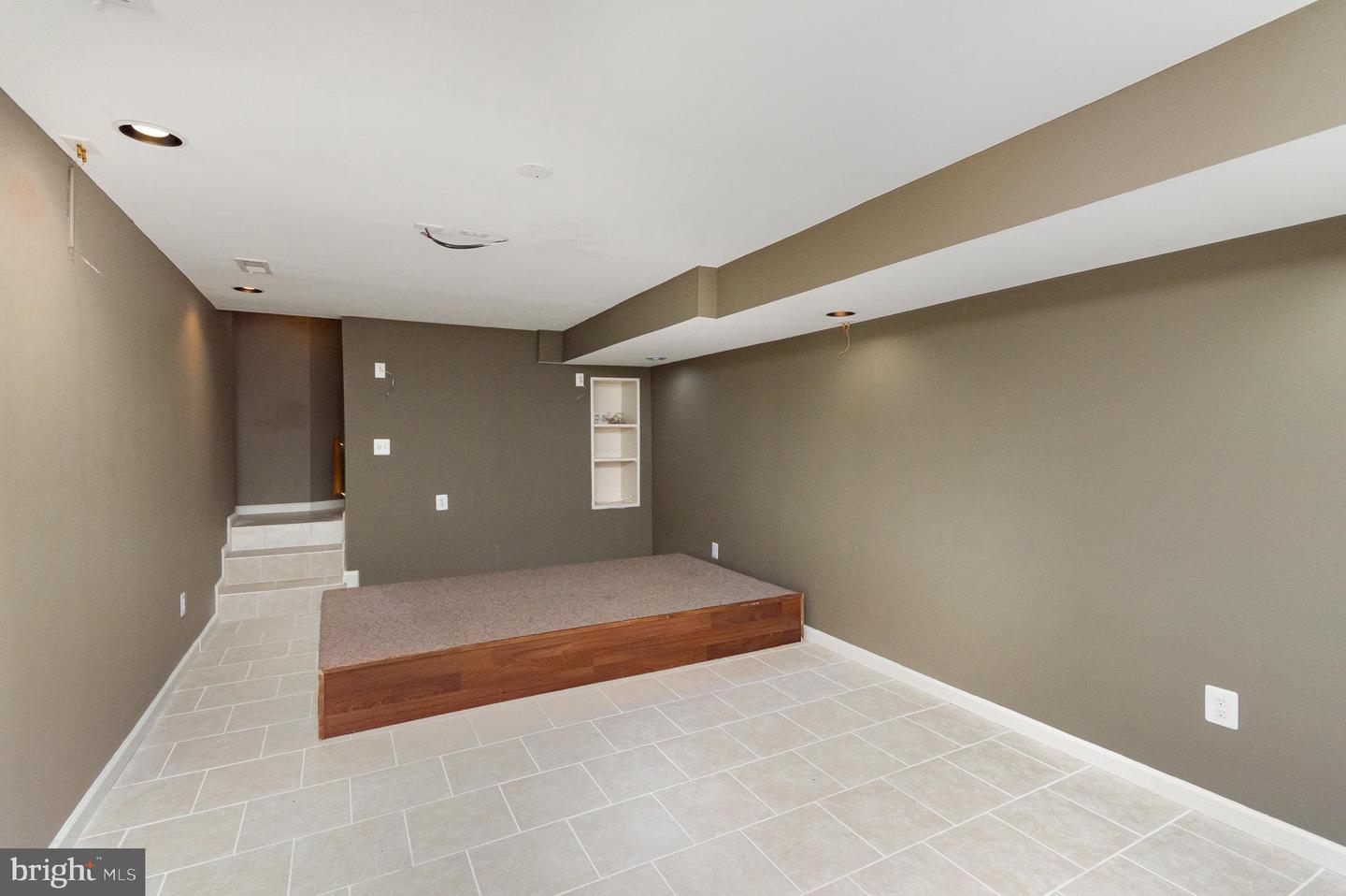 14591 ESTATE DR, WOODBRIDGE, Virginia 22193, 5 Bedrooms Bedrooms, ,3 BathroomsBathrooms,Residential,For sale,14591 ESTATE DR,VAPW2097380 MLS # VAPW2097380