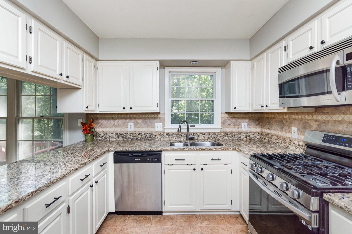 14591 ESTATE DR, WOODBRIDGE, Virginia 22193, 5 Bedrooms Bedrooms, ,3 BathroomsBathrooms,Residential,For sale,14591 ESTATE DR,VAPW2097380 MLS # VAPW2097380