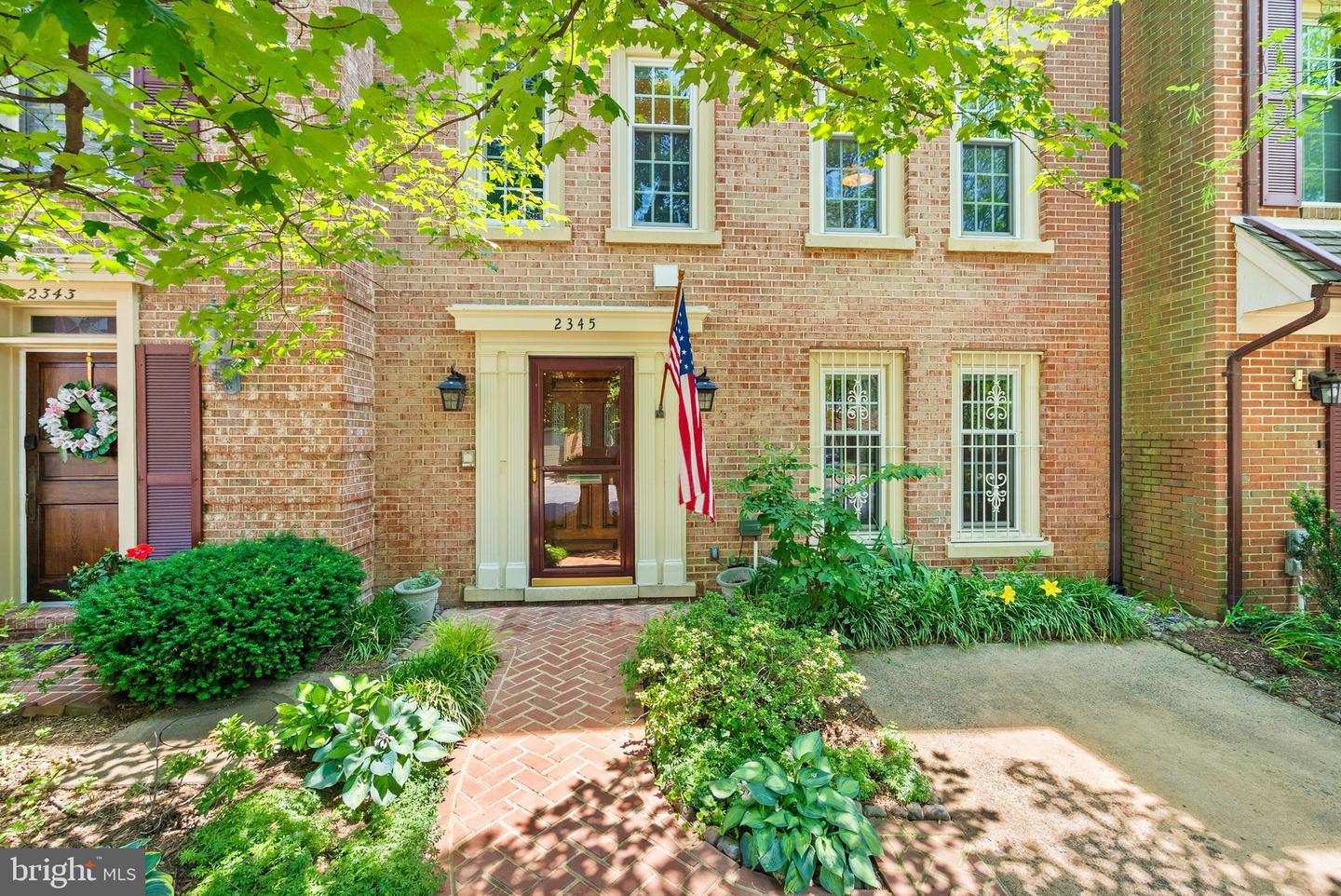 2345 S ROLFE ST S, ARLINGTON, Virginia 22202, 4 Bedrooms Bedrooms, ,3 BathroomsBathrooms,Residential,For sale,2345 S ROLFE ST S,VAAR2059904 MLS # VAAR2059904