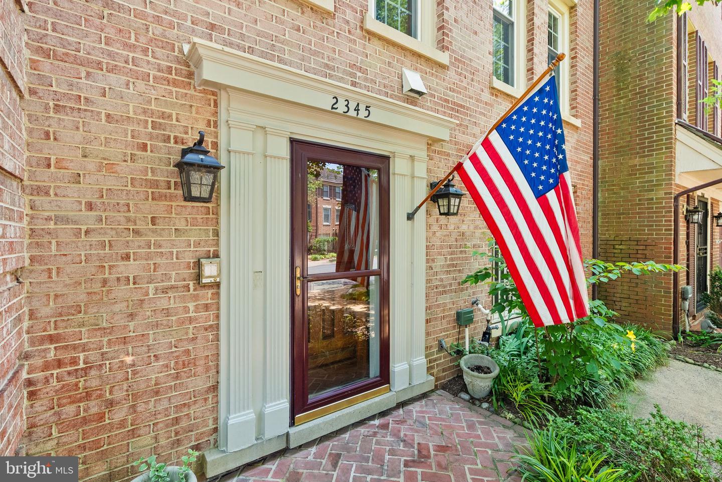 2345 S ROLFE ST S, ARLINGTON, Virginia 22202, 4 Bedrooms Bedrooms, ,3 BathroomsBathrooms,Residential,For sale,2345 S ROLFE ST S,VAAR2059904 MLS # VAAR2059904