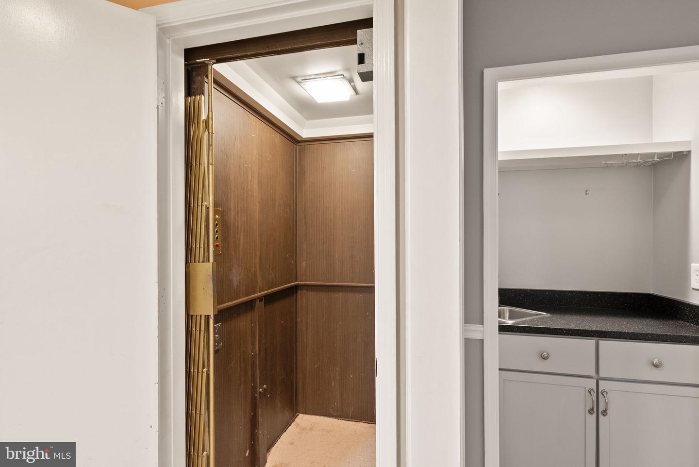 2345 S ROLFE ST S, ARLINGTON, Virginia 22202, 4 Bedrooms Bedrooms, ,3 BathroomsBathrooms,Residential,For sale,2345 S ROLFE ST S,VAAR2059904 MLS # VAAR2059904