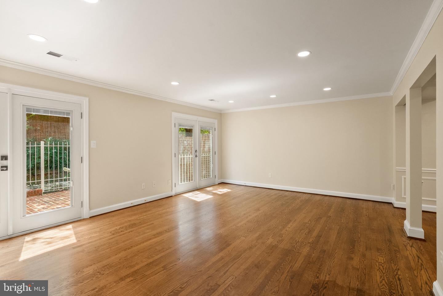 2345 S ROLFE ST S, ARLINGTON, Virginia 22202, 4 Bedrooms Bedrooms, ,3 BathroomsBathrooms,Residential,For sale,2345 S ROLFE ST S,VAAR2059904 MLS # VAAR2059904