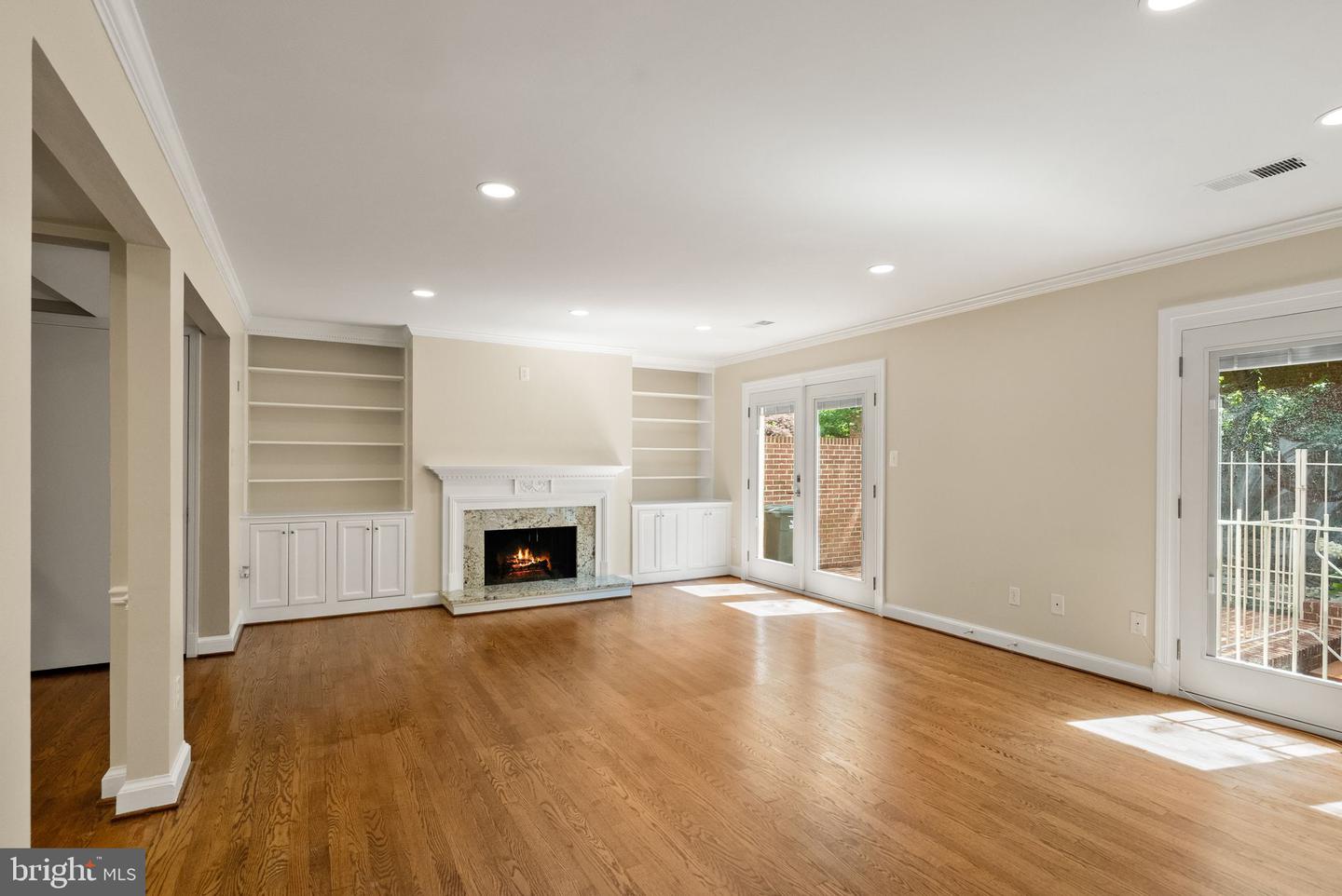 2345 S ROLFE ST S, ARLINGTON, Virginia 22202, 4 Bedrooms Bedrooms, ,3 BathroomsBathrooms,Residential,For sale,2345 S ROLFE ST S,VAAR2059904 MLS # VAAR2059904