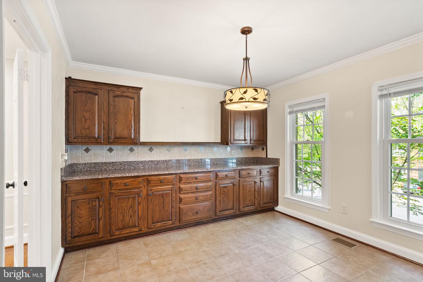 2345 S ROLFE ST S, ARLINGTON, Virginia 22202, 4 Bedrooms Bedrooms, ,3 BathroomsBathrooms,Residential,For sale,2345 S ROLFE ST S,VAAR2059904 MLS # VAAR2059904