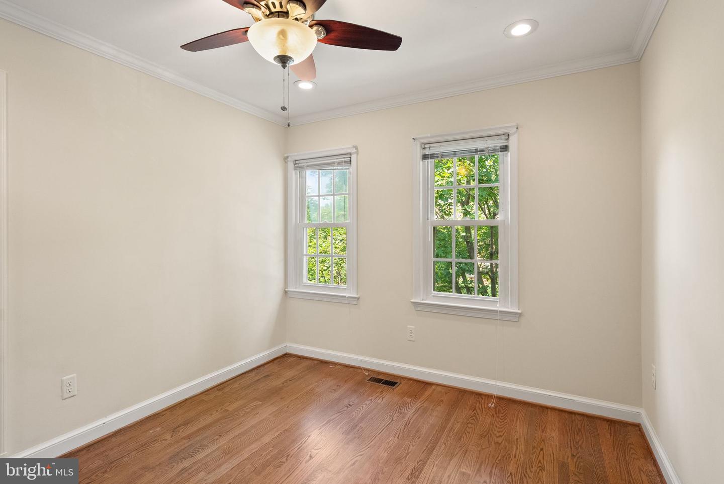2345 S ROLFE ST S, ARLINGTON, Virginia 22202, 4 Bedrooms Bedrooms, ,3 BathroomsBathrooms,Residential,For sale,2345 S ROLFE ST S,VAAR2059904 MLS # VAAR2059904