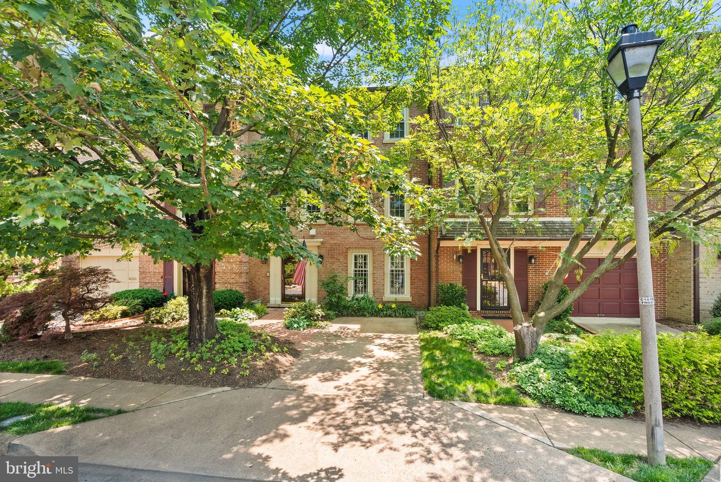 2345 S ROLFE ST S, ARLINGTON, Virginia 22202, 4 Bedrooms Bedrooms, ,3 BathroomsBathrooms,Residential,For sale,2345 S ROLFE ST S,VAAR2059904 MLS # VAAR2059904