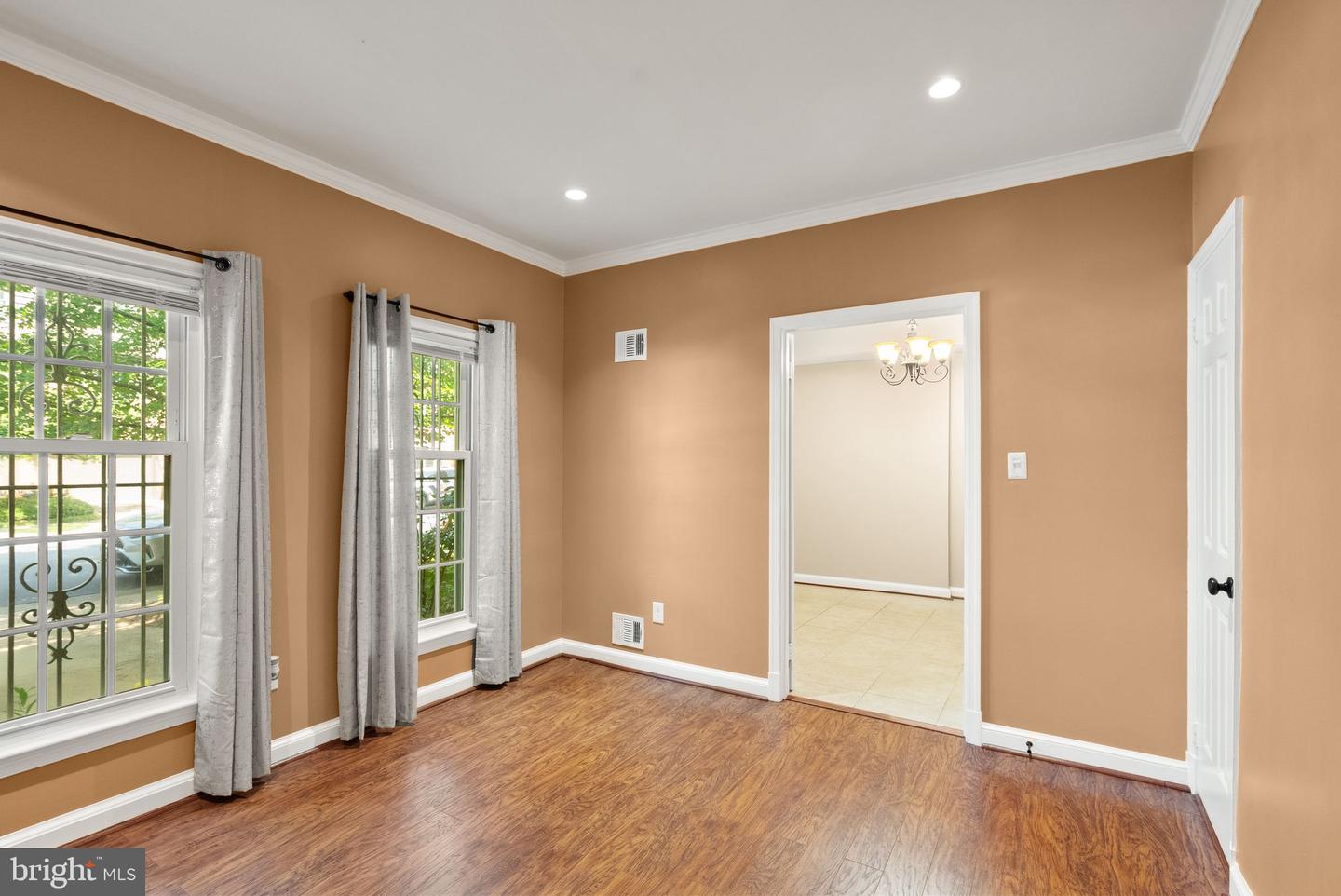 2345 S ROLFE ST S, ARLINGTON, Virginia 22202, 4 Bedrooms Bedrooms, ,3 BathroomsBathrooms,Residential,For sale,2345 S ROLFE ST S,VAAR2059904 MLS # VAAR2059904