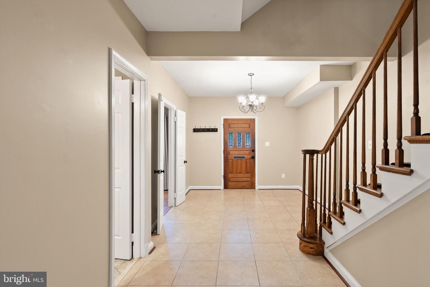 2345 S ROLFE ST S, ARLINGTON, Virginia 22202, 4 Bedrooms Bedrooms, ,3 BathroomsBathrooms,Residential,For sale,2345 S ROLFE ST S,VAAR2059904 MLS # VAAR2059904