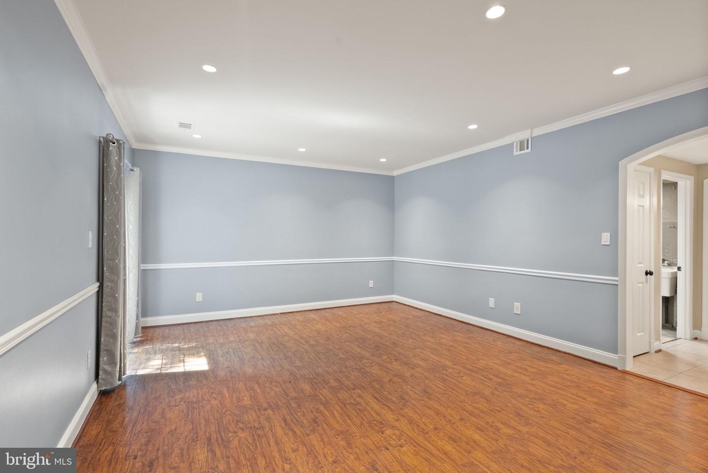 2345 S ROLFE ST S, ARLINGTON, Virginia 22202, 4 Bedrooms Bedrooms, ,3 BathroomsBathrooms,Residential,For sale,2345 S ROLFE ST S,VAAR2059904 MLS # VAAR2059904