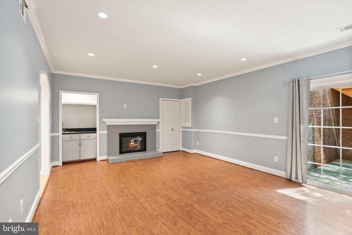 2345 S ROLFE ST S, ARLINGTON, Virginia 22202, 4 Bedrooms Bedrooms, ,3 BathroomsBathrooms,Residential,For sale,2345 S ROLFE ST S,VAAR2059904 MLS # VAAR2059904