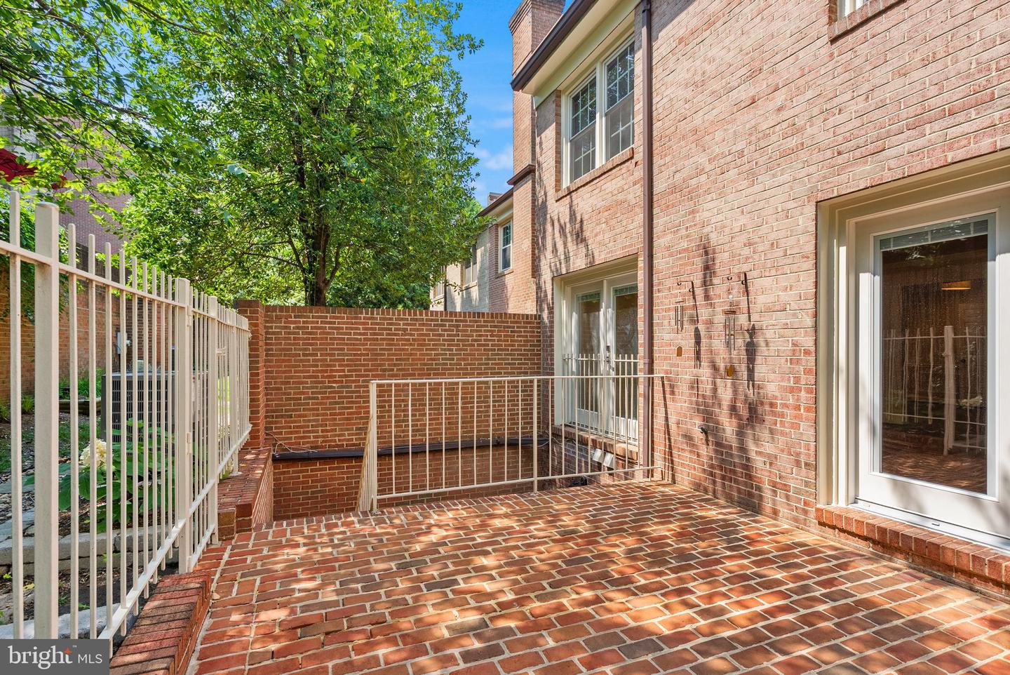 2345 S ROLFE ST S, ARLINGTON, Virginia 22202, 4 Bedrooms Bedrooms, ,3 BathroomsBathrooms,Residential,For sale,2345 S ROLFE ST S,VAAR2059904 MLS # VAAR2059904