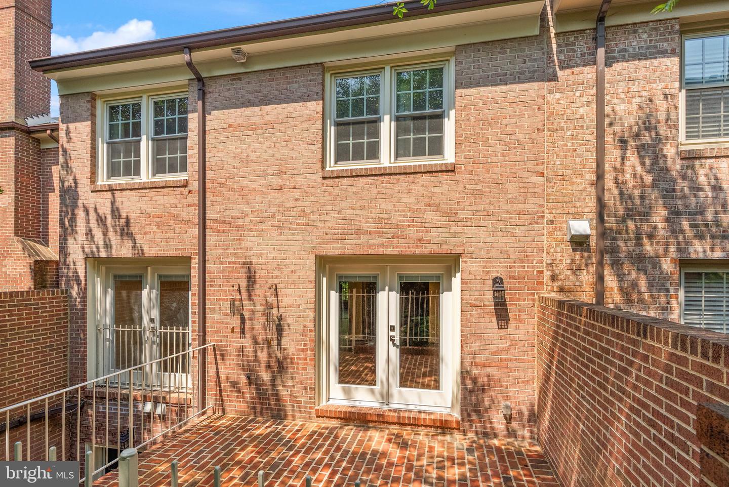 2345 S ROLFE ST S, ARLINGTON, Virginia 22202, 4 Bedrooms Bedrooms, ,3 BathroomsBathrooms,Residential,For sale,2345 S ROLFE ST S,VAAR2059904 MLS # VAAR2059904