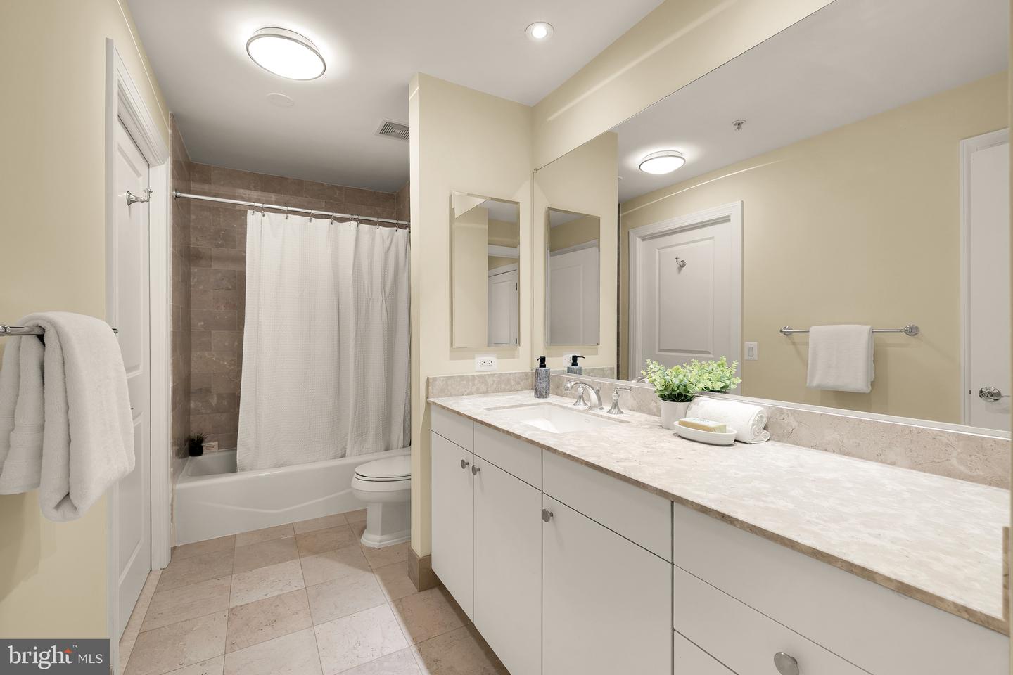 2425 L ST NW #234, WASHINGTON, District Of Columbia 20037, 1 Bedroom Bedrooms, ,1 BathroomBathrooms,Residential,For sale,2425 L ST NW #234,DCDC2208038 MLS # DCDC2208038