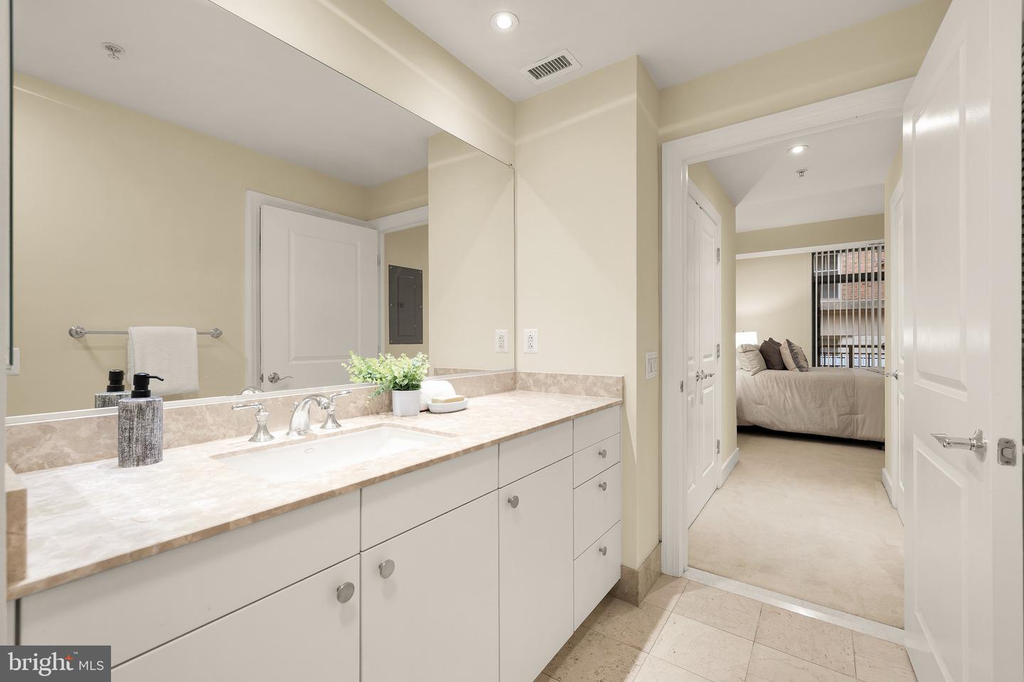 2425 L ST NW #234, WASHINGTON, District Of Columbia 20037, 1 Bedroom Bedrooms, ,1 BathroomBathrooms,Residential,For sale,2425 L ST NW #234,DCDC2208038 MLS # DCDC2208038