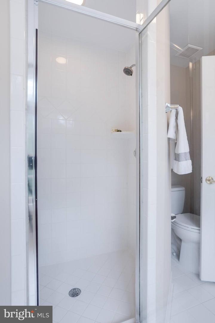 9001 LITTLETON ST, FAIRFAX, Virginia 22032, 5 Bedrooms Bedrooms, ,4 BathroomsBathrooms,Residential,For sale,9001 LITTLETON ST,VAFX2252790 MLS # VAFX2252790