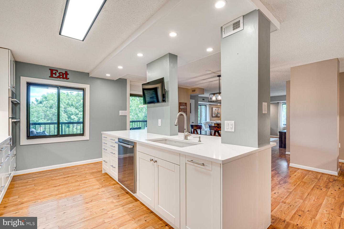 200 N PICKETT ST #308, ALEXANDRIA, Virginia 22304, 3 Bedrooms Bedrooms, ,2 BathroomsBathrooms,Residential,For sale,200 N PICKETT ST #308,VAAX2047034 MLS # VAAX2047034