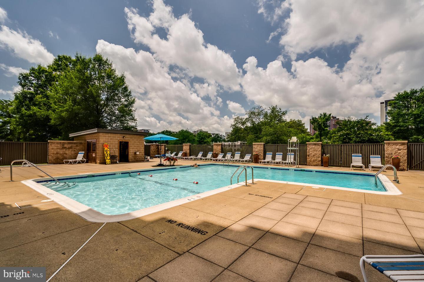 200 N PICKETT ST #308, ALEXANDRIA, Virginia 22304, 3 Bedrooms Bedrooms, ,2 BathroomsBathrooms,Residential,For sale,200 N PICKETT ST #308,VAAX2047034 MLS # VAAX2047034