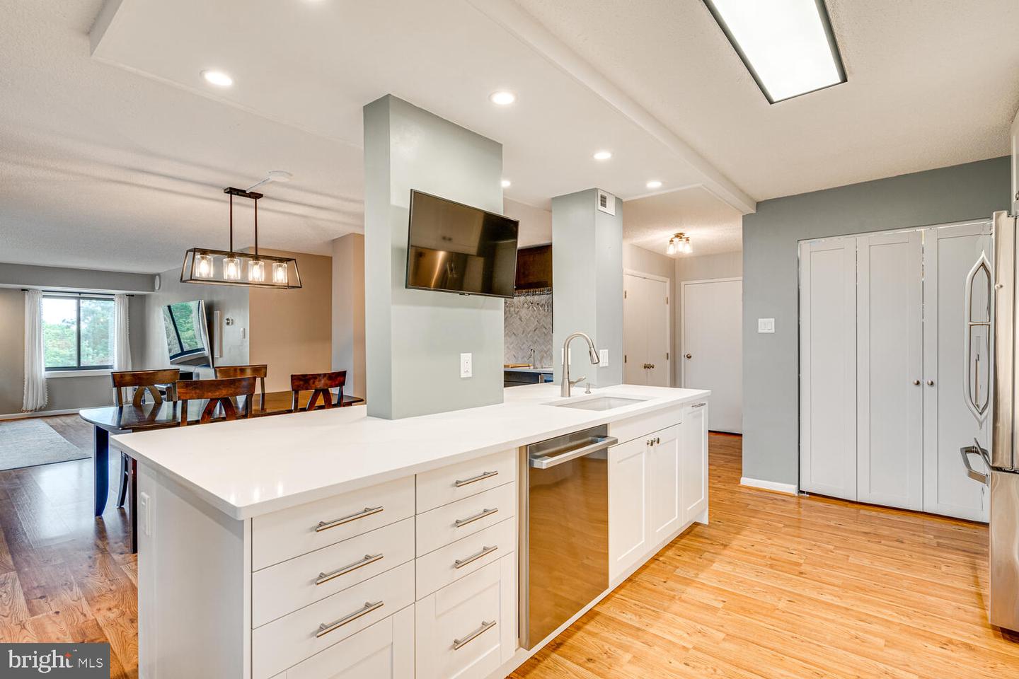 200 N PICKETT ST #308, ALEXANDRIA, Virginia 22304, 3 Bedrooms Bedrooms, ,2 BathroomsBathrooms,Residential,For sale,200 N PICKETT ST #308,VAAX2047034 MLS # VAAX2047034