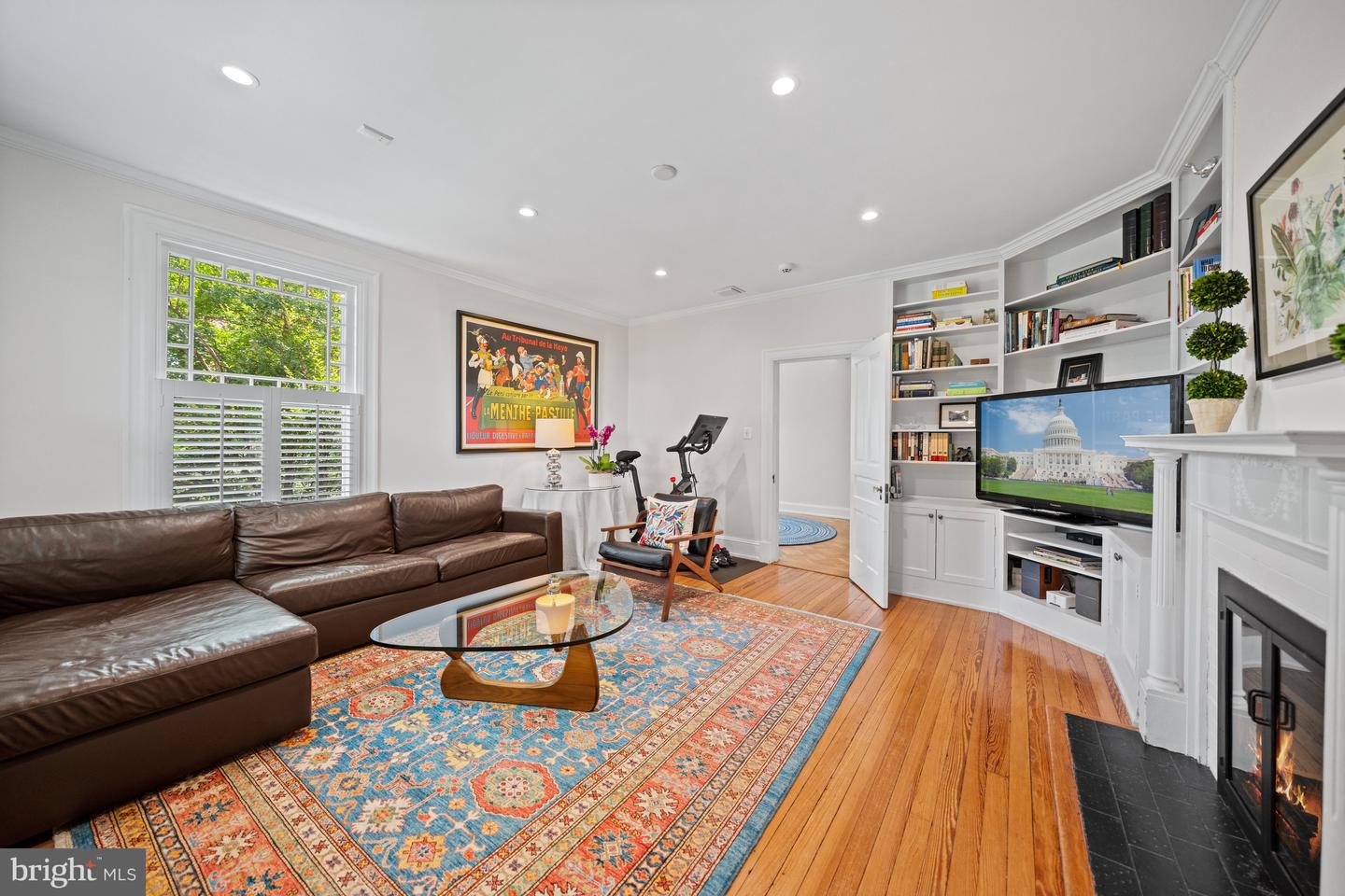 3031 NEWARK ST NW, WASHINGTON, District Of Columbia 20008, 5 Bedrooms Bedrooms, ,4 BathroomsBathrooms,Residential,For sale,3031 NEWARK ST NW,DCDC2208264 MLS # DCDC2208264
