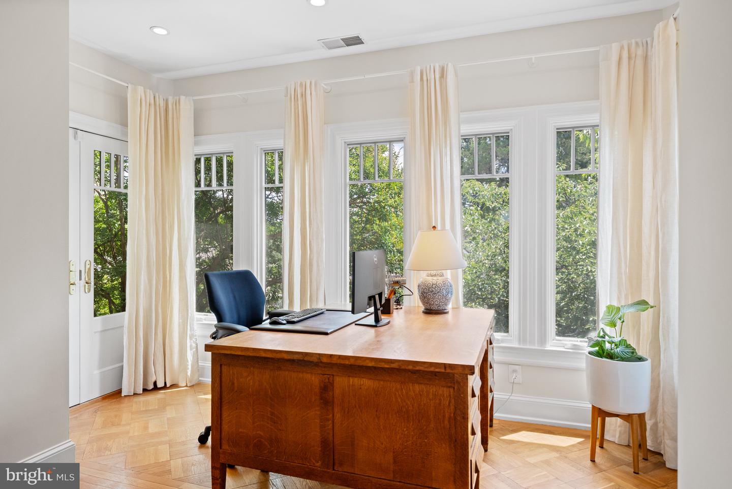 3031 NEWARK ST NW, WASHINGTON, District Of Columbia 20008, 5 Bedrooms Bedrooms, ,4 BathroomsBathrooms,Residential,For sale,3031 NEWARK ST NW,DCDC2208264 MLS # DCDC2208264