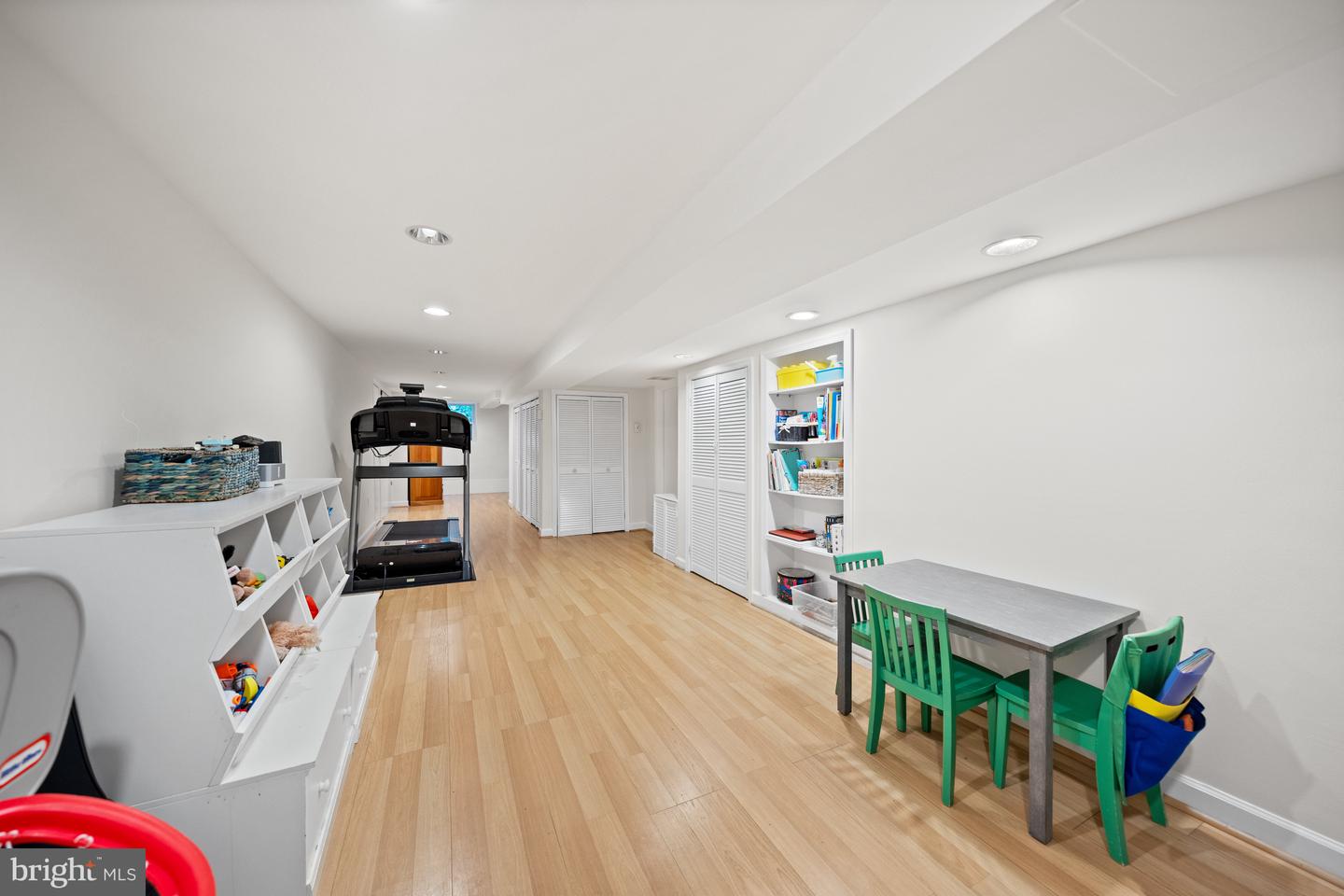 3031 NEWARK ST NW, WASHINGTON, District Of Columbia 20008, 5 Bedrooms Bedrooms, ,4 BathroomsBathrooms,Residential,For sale,3031 NEWARK ST NW,DCDC2208264 MLS # DCDC2208264