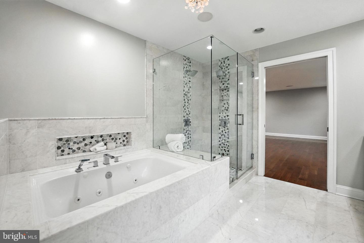 6603 BRIAR HILL CT, MCLEAN, Virginia 22101, 5 Bedrooms Bedrooms, ,5 BathroomsBathrooms,Residential,For sale,6603 BRIAR HILL CT,VAFX2252536 MLS # VAFX2252536
