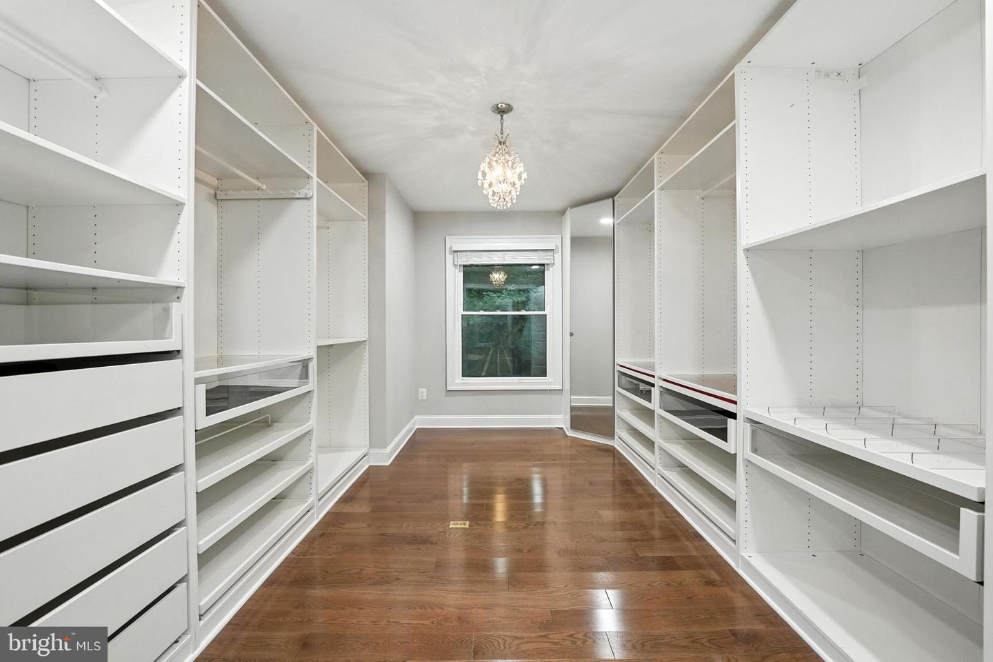 6603 BRIAR HILL CT, MCLEAN, Virginia 22101, 5 Bedrooms Bedrooms, ,5 BathroomsBathrooms,Residential,For sale,6603 BRIAR HILL CT,VAFX2252536 MLS # VAFX2252536