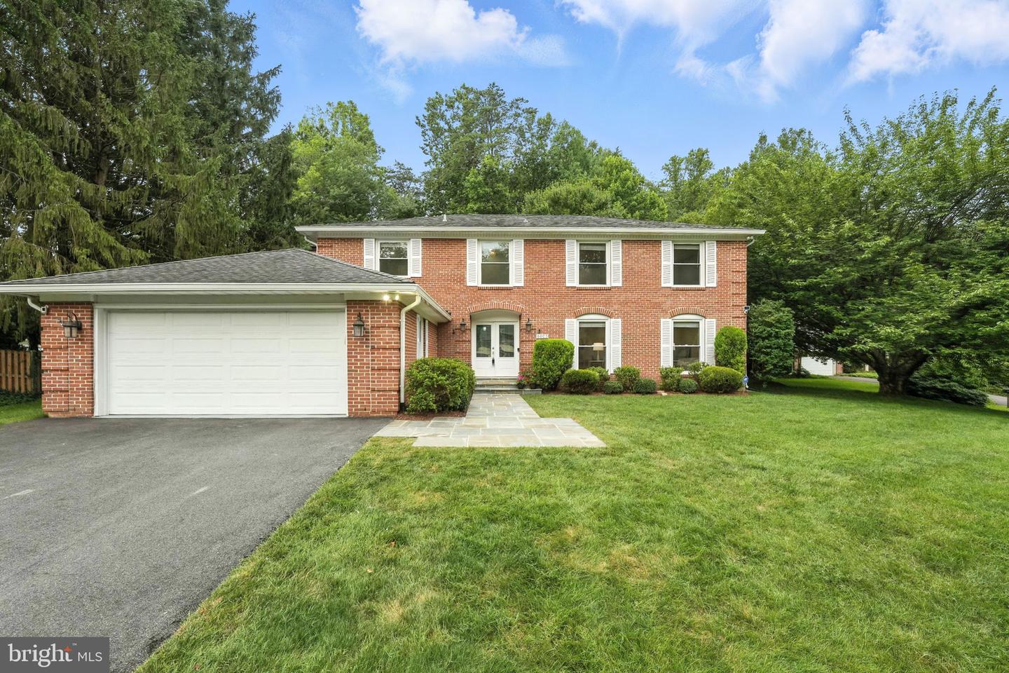 6603 BRIAR HILL CT, MCLEAN, Virginia 22101, 5 Bedrooms Bedrooms, ,5 BathroomsBathrooms,Residential,For sale,6603 BRIAR HILL CT,VAFX2252536 MLS # VAFX2252536